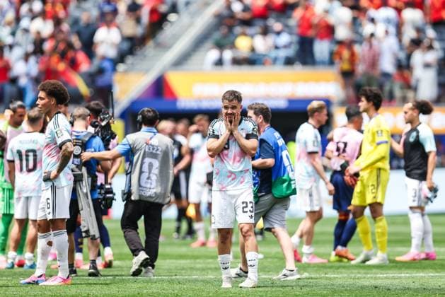 Belgium s Nicolas Raskin looks dejected after losing a soccer game between Spain and Belgian national team, Nationalteam Red Devils, on Friday 10 July 2026 in Los Angeles, USA, in the 1 4 finals of the FIFA World Cup, WM, Weltmeisterschaft, Fussball 2026. BRUNOxFAHY  x180906448x