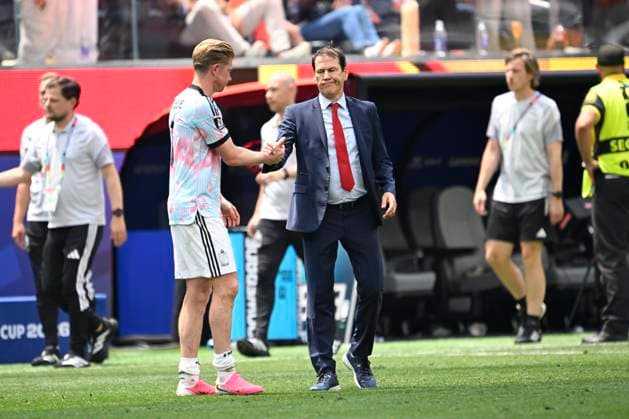 Spain vs Belgium - FIFA World Cup, WM, Weltmeisterschaft, Fussball 2026 LOS ANGELES, UNITED STATES OF AMERICA - JULY 10 : De Bruyne Kevin forward of Belgium, Garcia Rudi head coach of Belgium pictured during the FIFA World Cup 2026 round of 8 match between Spain and Belgium at the SoFi stadium on July 10, 2026 in Los Angeles, United States of America, 10 07 2026 Los Angeles United States of America  Copyright: xNicoxVereeckenx