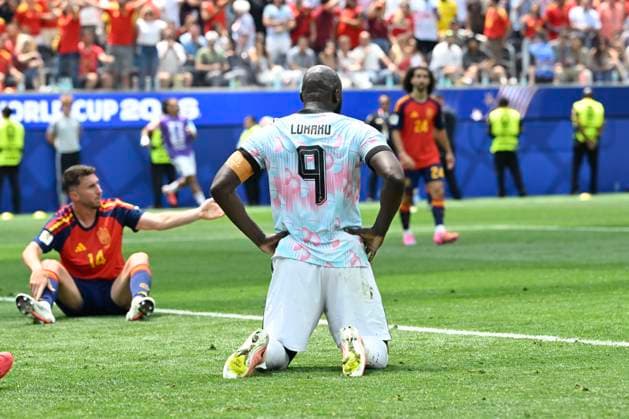 Spain vs Belgium - FIFA World Cup, WM, Weltmeisterschaft, Fussball 2026 LOS ANGELES, UNITED STATES OF AMERICA - JULY 10 : Lukaku Romelu forward of Belgium, Simon Unai goalkeeper of Spain pictured during the FIFA World Cup 2026 round of 8 match between Spain and Belgium at the SoFi stadium on July 10, 2026 in Los Angeles, United States of America, 10 07 2026 Los Angeles United States of America  Copyright: xNicoxVereeckenx