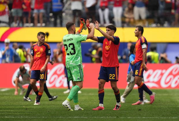 Unai Simon (Spain) and Pau Cubarsi (Spain) with post game celebration during Spain and Belgium, Quarter final FIFA World Cup, WM, Weltmeisterschaft, Fussball 2026, Los Angeles Stadium, Los Angeles, USA on July 10, 2026. Thor Wegner DeFodi Images. (Photo by DeFodi Images) - *** Unai Simon (Spain) and Pau Cubarsi (Spain) celebrate after the game between Spain and Belgium in the quarterfinals of the 2026 FIFA World Cup at Los Angeles Stadium in Los Angeles, USA, on July 10, 2026. Photo by Thor Wegner, DeFodi Images