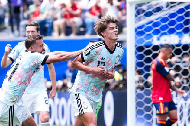 Charles De Ketelaere of Belgium (C) and team mates celebrate after scoring the team s first goal during a FIFA Men’s World Cup 2026 quarter-final football match between Spain and Belgium at Los Angeles Stadium, in Inglewood on July 10th 2026 (Photo by Alexandra Fechete SPP)  Copyright: xAlexandraxFechete SPPx Sportspressphoto_SPR188502