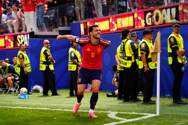 July 10, 2026, Inglewood, California, United States: Mikel Merino of Spain celebrates after scoring his team s second goal during the FIFA World Cup, WM, Weltmeisterschaft, Fussball 2026 Quarter Final match between Spain and Belgium at Los Angeles Stadium on July 10, 2026 in Inglewood, California. Spain V Belgium: Quarter Final - FIFA World Cup 2026  - ZUMAa181 20260710_zaa_a181_085 Copyright: xJosexBretonx