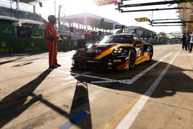 FIA WEC - 6 HOURS OF SAO PAULO 2026 92 LIETZ Richard (aut), PERA Riccardo (ita), SHAHIN Yasser (aus), The Bend Manthey, Porsche 911 GT3 R (992.2) 92, LM GT3, pitlane, during the 6 Hours of Sao Paulo 2026, 4th round of the 2026 FIA World Endurance Championship, from July 10 to 12, 2026 on the Interlagos Circuit in Sao Paulo, Brazil -  Copyright: xJoaoxFilipex