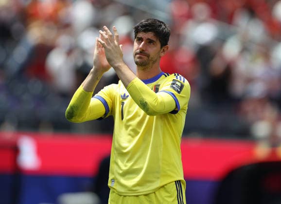 FIFA World Cup, WM, Weltmeisterschaft, Fussball 2026 - Spain v Belgium CALIFORNIA, UNITED STATES OF AMERICA, July 10: Thibaut Courtois of Belgium national team, Nationalteam applauds the Belgium after the loss to Spain during the FIFA World Cup 2026 match in the Quarter Finals between Spain v Belgium at Los Angeles Stadium, Los Angeles, California, on 10 July. (Photo by DC Photo Crystal Pix) Los Angeles Los Angeles Stadium United States Of America Copyright: xDCxPhotox xCrystaxPixx SportsxPressxPhotox Sportspressphoto_SPR188534