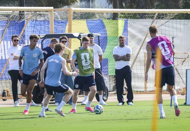 FIFA World Cup, WM, Weltmeisterschaft, Fussball 2026 MD-1 - England training session Former English soccer player David Beckham (2-R) looks on as players of England attend a training session, in Fort Lauderdale, Florida, USA, 10 July 2026. England will face Norway on 11 July in their 2026 FIFA World Cup quarterfinal match. FORT LAUDERDALE FLORIDA United States  Copyright: xCRISTOBALxHERRERA-ULASHKEVICHx