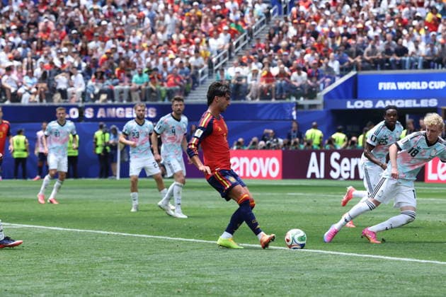 Fifa Worls Cup 2026 INGLEWOOD, CALIFORNIA July 10, 2026: Spain advanced to the FIFA World Cup, WM, Weltmeisterschaft, Fussball semifinals with a hard-fought 2-1 victory over Belgium at Los Angeles Stadium. Fabian Ruiz opened the scoring in the 30th minute before Charles De Ketelaere equalized for Belgium just before halftime. Substitute Mikel Merino struck the decisive goal in the 88th minute, capitalizing on a rebound to send Spain into the last four, where they will face France. Despite a determined Belgian performance and late pressure, Spain™s composure and clinical finishing proved decisive in a tightly contested quarterfinal. Los Angles USA Copyright: xSeshadrixSukumarx