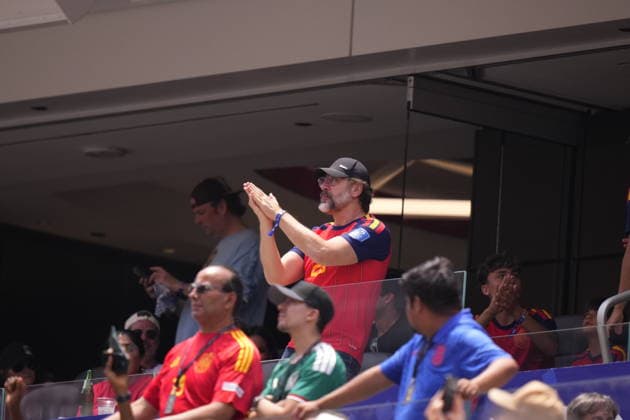 Fußball, FIFA WM 2026, Spanien - Belgien, Prominente auf der Tribüne #2 Spain v Belgium - FIFA World Cup, WM, Weltmeisterschaft, Fussball 2026 - Quarter Final INGLEWOOD, CALIFORNIA - JULY 10: Javier Bardem watches the 2026 FIFA World Cup Quarter Final match between Spain and Belgium at the Los Angeles Stadium (SoFi Stadium) in Inglewood, California, United States on July 10, 2026. Jose Hernandez Anadolu Inglewood United States. Editorial use only. Please get in touch for any other usage.  Copyright: x2026xAnadoluxJosexHernandezx