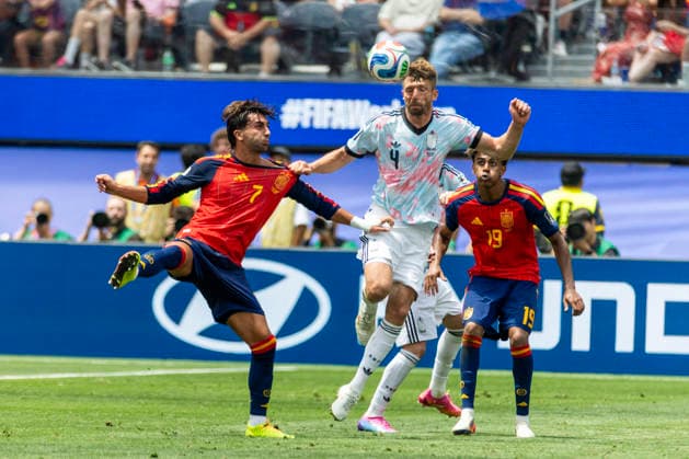 July 10, 2026, Los Angeles, California, United States: Spain™s Ferran Torres (7) and Belgium s Brandon Mechele (4) seen in action during the FIFA World Cup, WM, Weltmeisterschaft, Fussball quarterfinal soccer match at SoFi Stadium. Los Angeles United States - ZUMAs197 20260710_aaa_s197_059 Copyright: xRingoxChiux