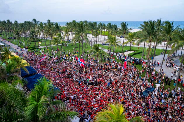 Fotball-VM 2026 Miami Beach, Florida , USA 20260710. Norske supportere Â«rorÂ» i gatene for kvartfinalen i fotball-VM 2026 mellom Norge og England. Foto: Fredrik Varfjell NTB Miami Beach, Florida USA EDITORIAL USE ONLY. RESTRICTED USE FOR BETTING COMPANIES Ref:_SPOxHHMI7UvmHk.jpg *** 2026 FIFA World Cup Miami Beach, Florida, USA 20260710 Norwegian fans Â celebrate in the streets for the quarterfinal match of the 2026 World Cup between Norway and England Photo: Fredrik Varfjell, NTB, Miami Beach, Florida, USA EDITORIAL USE ONLY RESTRICTED USE FOR BETTING COMPANIES  Copyright: xFredrikxVarfjellx xNTBx