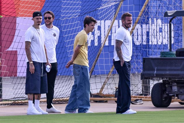 July 10, 2026, Fort Lauderdale, Florida, USA: England former professional footballer and the president and co-owner of Inter Miami CF, Sir David Beckham, Romeo and Cruz Beckham attend an England soccer team training session prior to a World Cup 26 Quarter-Final match between England and Norway. Fort Lauderdale USA - ZUMAa257 20260710_zsp_a257_039 Copyright: xChrisxArjoonx