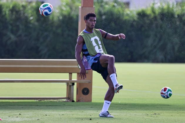 July 10, 2026, Fort Lauderdale, Florida, USA: Jude Bellingham 10 of England participates in an England soccer team training session prior to a World Cup 26 Quarter-Final match between England and Norway. Soccer 2026: World Cup 26 - England Training.  - ZUMAa257 20260710_zsp_a257_081 Copyright: xChrisxArjoonx