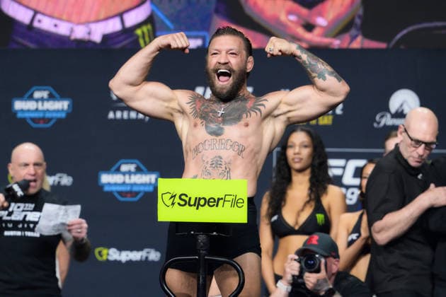 July 10, 2026, Las Vegas, Nevada, USA: CONOR MCGREGOR weighed 170.5 lbs and MAX HOLLOWAY weighed 170 lbs during ceremonial weigh-in at the T-Mobile Arena in Las Vegas. UFC 329: Conor McGregor And Max Holloway Face Off  - ZUMAo117 20260710_zsp_o117_002 Copyright: xMikaelxOnax