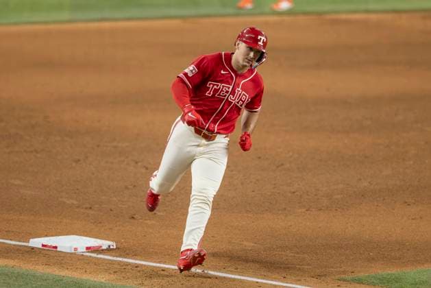 July 10, 2026, Arlington, Texas, USA: Texas Rangers left fielder WYATT LANGFORD (36) rounds third base after hitting a homerun during a MLB, Baseball Herren, USA game between the Houston Astros and Texas Rangers at Globe Life Field. Rangers win 7-3. Arlington USA - ZUMAf180 20260710_zsp_f180_011 Copyright: xMarkxFannx