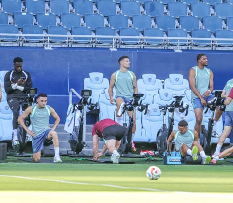 JULY 10, 2026: Switzerland forward Ruben Vargas (17) practiced with teammates ahead of their match against Argentina at Sporting Park in Kansas City, KS. CSM FIFA World Cup, WM, Weltmeisterschaft, Fussball 2026: Switzerland JUL 10th  - ZUMAc04_ 20260710_zma_c04_056 Copyright: xRomanxPunox