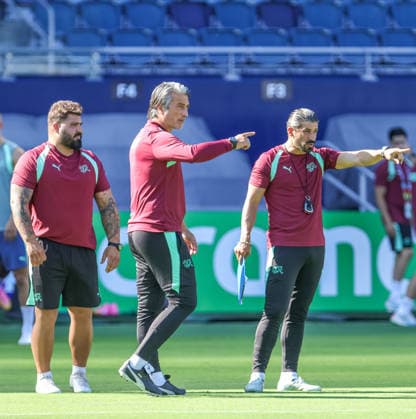 JULY 10, 2026: Switzerland head coach, Murat Yakin reacts during practice at Sporting Park in Kansas City, KS. CSM FIFA World Cup, WM, Weltmeisterschaft, Fussball 2026: Switzerland JUL 10th  - ZUMAc04_ 20260710_zma_c04_063 Copyright: xRomanxPunox