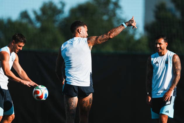 (260711) -- KANSAS CITY, July 11, 2026 -- Players of Argentina attend a training session ahead of the quarterfinal between Argentina and Switzerland at the 2026 FIFA World Cup, WM, Weltmeisterschaft, Fussball in Kansas City, the United States, on July 10, 2026. ) (SP)U.S.-KANSAS CITY-FOOTBALL-FIFA WORLD CUP-TRAINING-TEAM ARGENTINA XuxChang 
