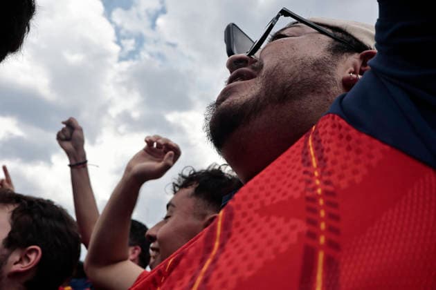 July 10, 2026, Mexico City, Cdmx, Mexico: The Spanish national team, Nationalteam beat Belgium 2oÃ¢1 in a thrilling match the Spaniards scored the winning goal just minutes before the final whistle. Fans from both nationsoÃ¢some Spanish, others BelgianoÃ¢gathered at the Fan Festival to watch the game alongside compatriots. They were joined by Mexicans in costume, including a Merlin the Duck figure, who cheered on the visiting fans as everyone shouted together for the goals, Spain s advancement to the next round, and the unfortunate defeat that ended Belgium s run in the 2026 FIFA World Cup, WM, Weltmeisterschaft, Fussball Mexico City Mexico  - ZUMAp204 20260710_zip_p204_027 Copyright: xJosuexPerezx Spain Defeats Belgium In The World Cup..  - ZUMA0861 0861303980st Copyright: xIMAGO JosuexPerezx