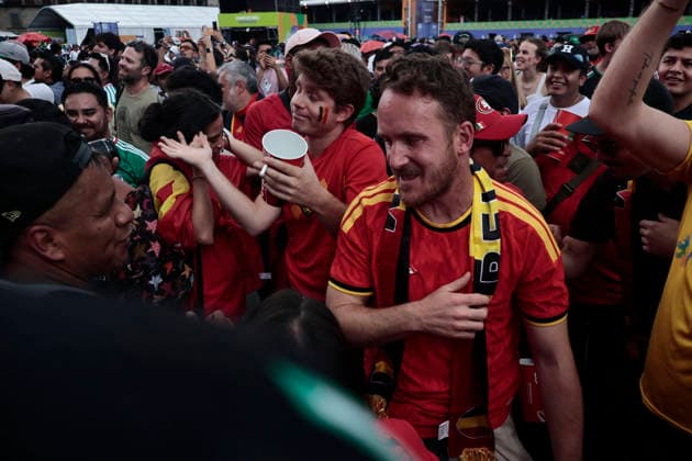 July 10, 2026, Mexico City, Cdmx, Mexico: The Spanish national team, Nationalteam beat Belgium 2oÃ¢1 in a thrilling match the Spaniards scored the winning goal just minutes before the final whistle. Fans from both nationsoÃ¢some Spanish, others BelgianoÃ¢gathered at the Fan Festival to watch the game alongside compatriots. They were joined by Mexicans in costume, including a Merlin the Duck figure, who cheered on the visiting fans as everyone shouted together for the goals, Spain s advancement to the next round, and the unfortunate defeat that ended Belgium s run in the 2026 FIFA World Cup, WM, Weltmeisterschaft, Fussball Mexico City Mexico  - ZUMAp204 20260710_zip_p204_034 Copyright: xJosuexPerezx Spain Defeats Belgium In The World Cup..  - ZUMA0861 0861303986st Copyright: xIMAGO JosuexPerezx