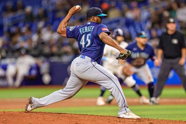 July 10, 2026, St. Petersburg, Florida, USA: Seattle Mariners pitcher Joso A. Ferrer (45) delivers a pitch during an MLB, Baseball Herren, USA game against the Tampa Bay Rays on July 10, 2026 at Tropicana Field. The Rays beat the Mariners 7-2. St. Petersburg USA - ZUMAh180 20260710_zsp_h180_068 Copyright: xKimxHukarix