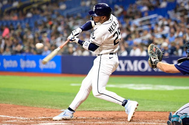 July 10, 2026, St. Petersburg, Florida, USA: Tampa Bay Rays right fielder Victor Mesa Jr. (25) homers to right center field during an MLB, Baseball Herren, USA game against the Seattle Mariners on July 10, 2026 at Tropicana Field. The Rays beat the Mariners 7-2. St. Petersburg USA - ZUMAh180 20260710_zsp_h180_093 Copyright: xKimxHukarix