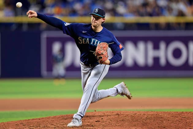 July 10, 2026, St. Petersburg, Florida, USA: Seattle Mariners pitcher Cole Wilcox (43) delivers a pitch during an MLB, Baseball Herren, USA game against the Tampa Bay Rays on July 10, 2026 at Tropicana Field. The Rays beat the Mariners 7-2. St. Petersburg USA - ZUMAh180 20260710_zsp_h180_107 Copyright: xKimxHukarix