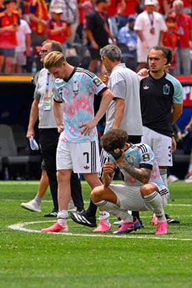 RECORD DATE NOT STATED 10th July 2026; Los Angeles Stadium, Los Angeles, California, United States of America; FIFA World Cup, WM, Weltmeisterschaft, Fussball Football, Spain versus Belgium; Kevin De Bruyne and Axel Witsel of Belgium shows dejection after the teams 2-1 defeat after the match JulianxMedina DiaEsportivo