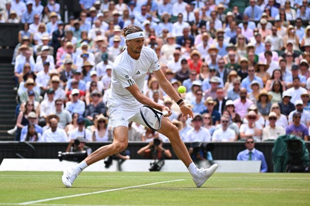 2026 Wimbledon - Semi-Final - Alexander Zverev Alexander Zverev (GER) during his semi final match at the 2026 Wimbledon Championships at the AELTC in London, Great Britain, on July 10, 2026. Photo by Corinne Dubreuil ABACAPRESS.COM LONDON United Kingdom  Copyright: xDubreuilxCorinne ABACAx