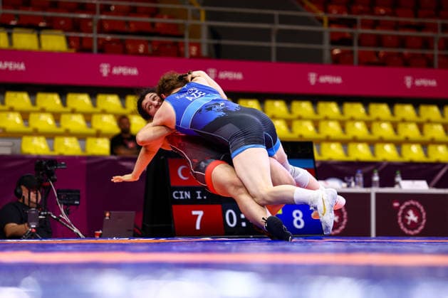 Ringen, U20 EM in Skopje U20 European Championships 72kg WW - Ilayda Cin (TUR) df. Zahra Karimzada (AZE) *** U20 European Championships, 72 kg Open Weight: Ilayda Cin (TUR) defeated Zahra Karimzada (AZE) Copyright: xJakexKirkmanx xUnitedxWorldxWresx Jake Kirkman United World Wres