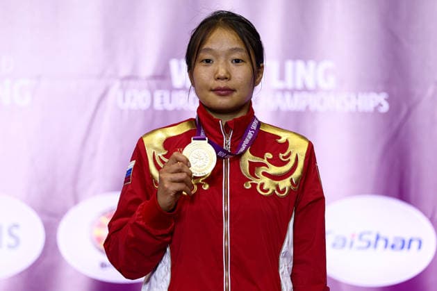 Ringen, U20 EM in Skopje U20 European Championships Podium 57kg WW - Gold: Dolzhon Tsyngueva (RUS) *** U20 European Championships Podium, 57 kg Open Weight, Gold: Dolzhon Tsyngueva (RUS) Copyright: xJakexKirkmanx xUnitedxWorldxWrestlingx Jake Kirkman United World Wrestling