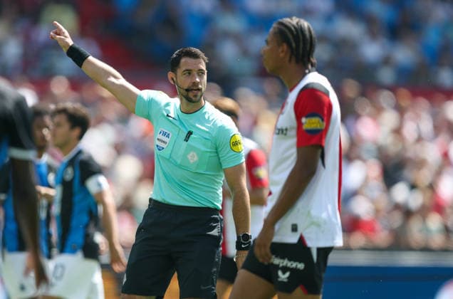 2026-07-11 Feyenoord v Club Brugge - Pre Season Friendly ROTTERDAM, NETHERLANDS - JULY 11: Referee Marc Nagtegaal gestures during the Pre Season Friendly match between Feyenoord and Club Brugge at Stadion Feijenoord on July 11, 2026 in Rotterdam, Netherlands. Rotterdam Stadion Feijenoord Netherlands Content not available for redistribution in The Netherlands directly or indirectly through any third parties. Copyright: xHansxvanxderxValkx
