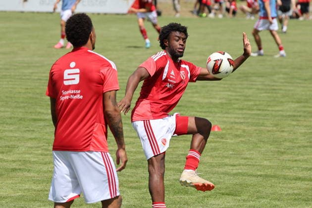 24 Anderson Lucoqui (Energie Cottbus) Fussball Testspiel 2026 2027 FC Energie Cottbus - Hallescher FC *** 24 Anderson Lucoqui Energie Cottbus Soccer Friendly Match 2026 2027 FC Energie Cottbus Hallescher FC
