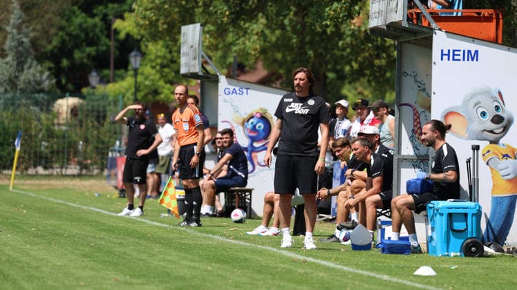 11.07.2026, xrekx, Fussball Testspiel, SV Elversberg - FC Thun v.l. Vincent Wagner Trainer (SV 07 Elversberg) (DFL DFB REGULATIONS PROHIBIT ANY USE OF PHOTOGRAPHS as IMAGE SEQUENCES and or QUASI-VIDEO) Rust *** July 11, 2026, xrekx, Soccer Friendly Match, SV Elversberg vs. FC Thun, by Vincent Wagner, Coach of SV 07 Elversberg. DFL and DFB regulations prohibit any use of photographs as image sequences and or quasi-video. Rust