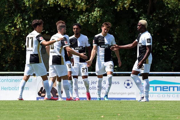 11.07.2026, xrekx, Fussball Testspiel, SV Elversberg - FC Thun v.l. Filimon Gerezgiher (SV 07 Elversberg) erzielt das Tor, Treffer, scores the goal zum 0:1 (DFL DFB REGULATIONS PROHIBIT ANY USE OF PHOTOGRAPHS as IMAGE SEQUENCES and or QUASI-VIDEO) Rust *** July 11, 2026, xrekx, Soccer Friendly Match, SV Elversberg vs. FC Thun, Filimon Gerezgiher, SV 07 Elversberg scores the goal, goal, scores the goal to make it 0–1. DFL and DFB regulations prohibit any use of photographs as image sequences and or quasi-video. Rust