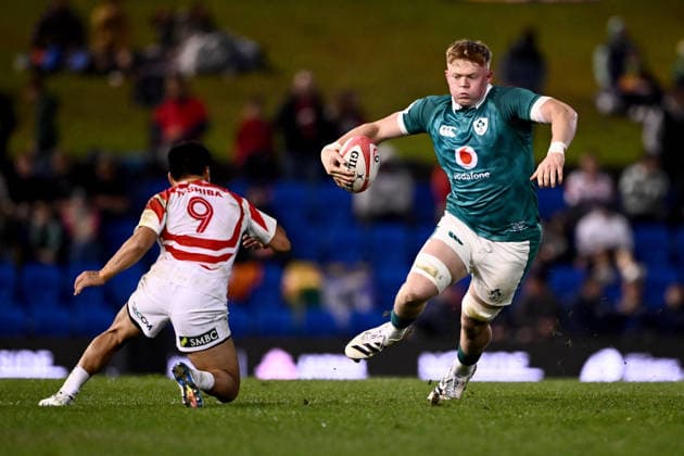 RUGBY JAPAN IRELAND, Bryn Ward of Ireland sidesteps Naoto Saito of Japan during the 2026 Nations Championship Rugby Test between Japan and Ireland at McDonald Jones Stadium in Newcastle, Saturday, July 11, 2026. ( NO ARCHIVING, EDITORIAL USE ONLY NEWCASTLE New South Wales Australia  Copyright: xDANxHIMBRECHTSx 20260711113455852845