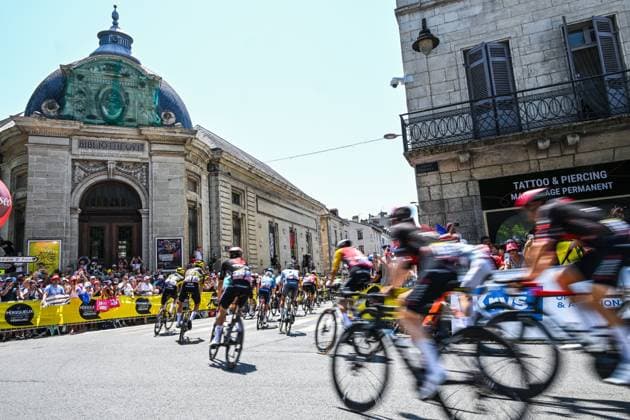The peloton pictured at the start of stage 8 of the 2026 Tour de France cycling race, a stage of 182km from Perigueux to Bergerac, on Saturday 11 July 2026. The 113th edition of the Tour de France starts on Saturday 4 July in Barcelona, Spain, and will finish in Paris, France on the 26th of July. DAVIDxPINTENS  x180931307x