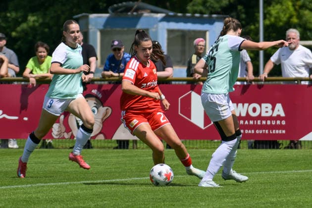 11.07.2026, xlakx, Fussball Testspiel, 1.FFC Turbine Potsdam - 1. FC Union Berlin v.l. Leela Egli (1.FC Union Berlin), Merle Kirschstein (1. FFC Turbine Potsdam) Zweikampf, Duell, Kampf, tackle Oranienburg *** July 11, 2026, xlakx, Soccer Friendly Match, 1 FFC Turbine Potsdam 1 FC Union Berlin v l Leela Egli 1 FC Union Berlin, Merle Kirschstein 1 FFC Turbine Potsdam, Tackle, Duel, Battle, Oranienburg