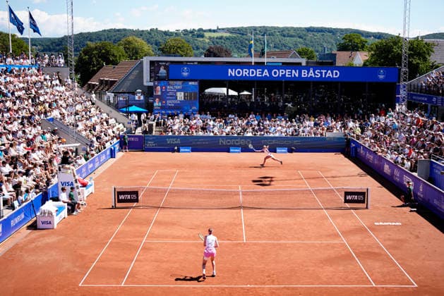 BASTAD, SVERIGE 20260711 Simona Waltert, Schweiz, närmast kameran mot Paula Badosa, Spanien, under lördagens final i damernas singel under tennisturneringen Nordea Open i Bastad. BASTAD SVERIGE x9200x *** BASTAD, SWEDEN, July 11, 2026 Simona Waltert of Switzerland, closest to the camera, faces Paula Badosa of Spain during Saturday’s women’s singles final at the Nordea Open tennis tournament in Bastad BASTAD, SWEDEN x9200x  Copyright: xBjörnxLarssonxRosvall TT TTx NORDEA OPEN 2026