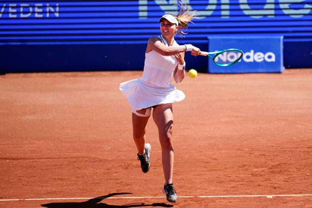 BASTAD, SWEDEN 20260711 Simona Waltert, Switzerland, closest to the camera against Paula Badosa, Spain, during Saturday s final in the women s singles at the Nordea Open tennis tournament in Bastad. BASTAD SWEDEN x9200x *** BASTAD, SWEDEN, July 11, 2026 Simona Waltert of Switzerland, closest to the camera, faces Paula Badosa of Spain during Saturday’s women’s singles final at the Nordea Open tennis tournament in Bastad BASTAD, SWEDEN x9200x  Copyright: xBjörnxLarssonxRosvall TT TTx NORDEA OPEN 2026