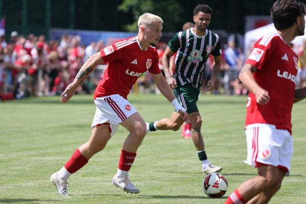 18 Erik Engelhardt (Energie Cottbus) Fussball Testspiel 2026 2027 FC Energie Cottbus - Hallescher FC *** 18 Erik Engelhardt Energie Cottbus Soccer Friendly Match 2026 2027 FC Energie Cottbus Hallescher FC