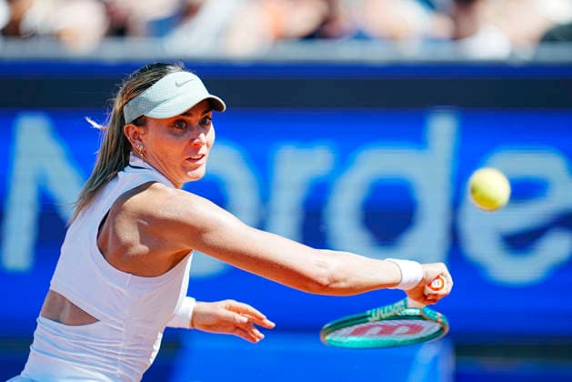 BASTAD, SWEDEN 20260711 Simona Waltert, Switzerland, closest to the camera against Paula Badosa, Spain, during Saturday s final in the women s singles at the Nordea Open tennis tournament in Bastad. BASTAD SWEDEN x9200x *** BASTAD, SWEDEN, July 11, 2026 Simona Waltert of Switzerland, closest to the camera, faces Paula Badosa of Spain during Saturday’s women’s singles final at the Nordea Open tennis tournament in Bastad BASTAD, SWEDEN x9200x  Copyright: xBjörnxLarssonxRosvall TT TTx NORDEA OPEN 2026