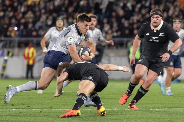 Italian fullback Tommaso Allan sprints on attack close to the All Black try line. New Zealand All Blacks v Italy.Rugby Union Nations Championship. All Blacks 47 Italy 17 (HT14-10). Hnry Stadium. Wellington. New Zealand. Photo by Joe Serci (SPP) in NZ.  Copyright: xJoexSercix xSPPx Sportspressphoto_SPR188833