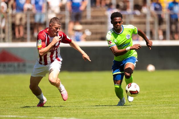 11.07.2026, Fussball, Saison 2026 2027, Testspiel, FC Gütersloh - FC Schalke 04, Junior Adamu (FC Schalke 04). Gütersloh Stadion am Heidewald NRW Deutschland xRHR-FOTO YYx *** July 11, 2026, Soccer, 2026–2027 Season, Friendly Match, FC Gütersloh vs. FC Schalke 04, Junior Adamu, FC Schalke 04, Gütersloh, Stadion am Heidewald, North Rhine-Westphalia, Germany, xRHR PHOTO YYx Copyright: RHR-FOTOx RHR-FOTO YY