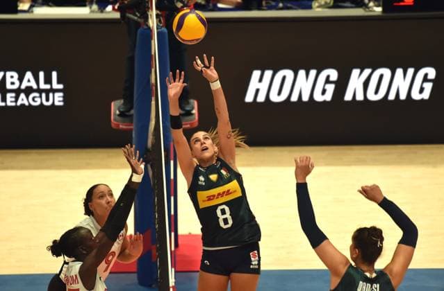 (260711) -- HONG KONG, July 11, 2026 -- Alessia Orro (2nd R) of Italy competes during the match between Italy and Canada at the Women s Volleyball Nations League (VNL) 2026 in Hong Kong, south China, July 11, 2026. ) (SP)CHINA-HONG KONG-VOLLEYBALL-NATIONS LEAGUE-WOMEN-ITA VS CAN (CN) LoxPingxFai 