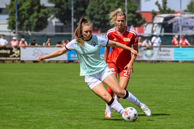 11.07.2026, xlakx, Fussball Testspiel, 1.FFC Turbine Potsdam - 1. FC Union Berlin v.l. Anna Turoczy (1.FFC Turbine Potsdam), Nele Bauereisen (1.FC Union Berlin) Zweikampf, Duell, Kampf, tackle Oranienburg *** July 11, 2026, xlakx, Soccer Friendly Match, 1 FFC Turbine Potsdam 1 FC Union Berlin v l Anna Turoczy 1 FFC Turbine Potsdam, Nele Bauereisen 1 FC Union Berlin, Tackle, Duel, Battle, Oranienburg