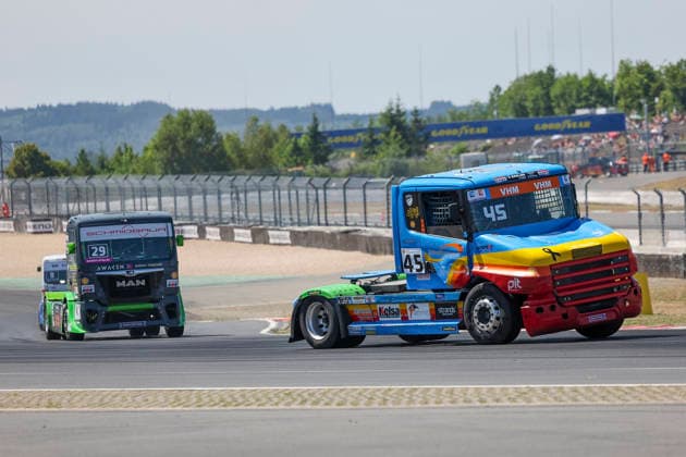 Robbin Kruithof (NED) Scania (45), Rainbow Warrior Truckracing und Christian Ruppert (GER) MAN (29), Ruppert Motorsport , Deutschland, Motorsport, Int. Shell ADAC Truck Grand Prix, TGP Truck-Grand-Prix Meisterschaft, Race 3, 2026, 11.07.2026, Nürburg Nürburgring Deutschland *** Robbin Kruithof (NED) Scania 45, Rainbow Warrior Truck Racing, and Christian Ruppert (GER) MAN 29, Ruppert Motorsport, Germany, Motorsports, Int Shell ADAC Truck Grand Prix, TGP Truck Grand Prix Championship, Race 3, 2026, July 11, 2026, Nürburg Nürburgring, Germany Copyright: xGrantxHubbsx