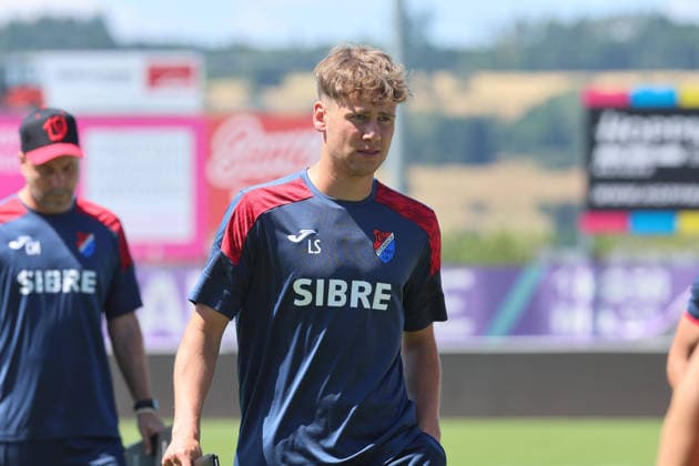 Haiger, Deutschland 11. Juli 2026: Testspiel - 2026 2027 - TSV Steinbach Haiger gegen Fortuna Köln Im Bild: TSV Steinbach-Haiger Co-Trainer Laurits Strotmann SIBRE-Sportzentrum Haarwasen Hessen *** Haiger, Germany, July 11, 2026; 2026-2027 preseason game: TSV Steinbach Haiger vs. Fortuna Köln; Pictured: TSV Steinbach Haiger assistant coach Laurits Strotmann at the SIBRE Sports Center in Haarwasen, Hesse Copyright: xFotostandx xFabianxWernerx