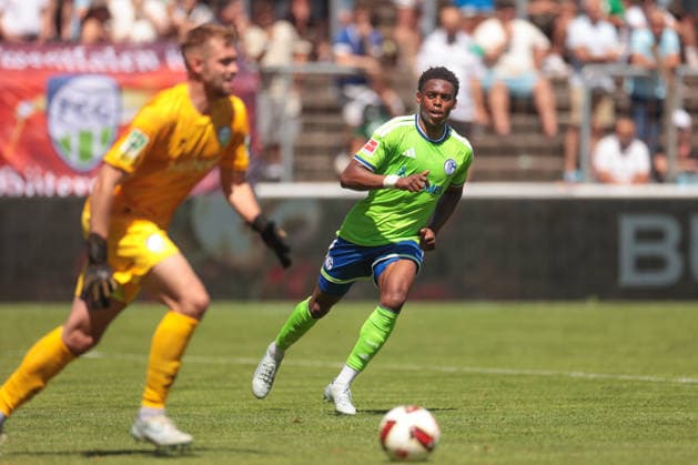 11.07.2026, Fussball, Saison 2026 2027, Testspiel, FC Gütersloh - FC Schalke 04, Junior Adamu (FC Schalke 04) Gütersloh Stadion am Heidewald NRW Deutschland xRHR-FOTO YYx *** July 11, 2026, Soccer, 2026–2027 Season, Friendly Match, FC Gütersloh vs. FC Schalke 04, Junior Adamu, FC Schalke 04, Gütersloh, Stadion am Heidewald, North Rhine-Westphalia, Germany, xRHR PHOTO YYx Copyright: RHR-FOTOx RHR-FOTO YY