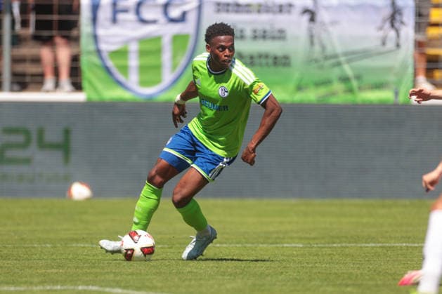 11.07.2026, Fussball, Saison 2026 2027, Testspiel, FC Gütersloh - FC Schalke 04, Junior Adamu (FC Schalke 04) Gütersloh Stadion am Heidewald NRW Deutschland xRHR-FOTO YYx *** July 11, 2026, Soccer, 2026–2027 Season, Friendly Match, FC Gütersloh vs. FC Schalke 04, Junior Adamu, FC Schalke 04, Gütersloh, Stadion am Heidewald, North Rhine-Westphalia, Germany, xRHR PHOTO YYx Copyright: RHR-FOTOx RHR-FOTO YY