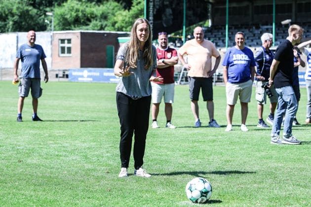 Fussball, 3.Liga Saison 2026 2027 Trainingslager MSV Duisburg Training 11.07.2026, Stadion de Wageningse Berg Fans und Sponsoren beim Elfmeterschießen Wageningen Stadion de Wageningse Berg Niederlande *** Sports, Soccer, 3rd Division, 2026–2027 Season, MSV Duisburg Training Camp, July 11, 2026, Stadion de Wageningse Berg, Fans and Sponsors at the Penalty Shootout, Wageningen, Stadion de Wageningse Berg, Netherlands