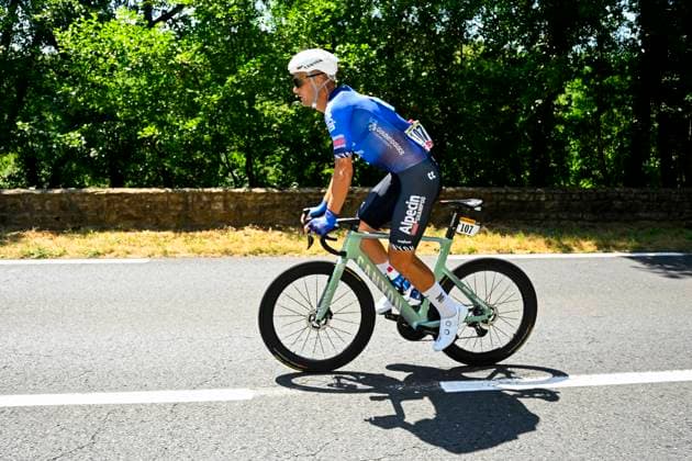 Tour de France 2026 Stage 8 BERGERAC, FRANCE - JULY 11 : Rickaert Jonas (BEL) of Alpecin - Premier Tech in action during stage 8 of the 113rd edition of Tour de France an UCI World Tour 2.UWT cycling road race stage for Men Elite of 182 km with start in Perigueux and finish in Bergerac on July 11, 2026 in Bergerac, France, 11 07 2026 ( Motordriver Kurt Vandenborre - Bergerac France  Copyright: xTomasxSiskx